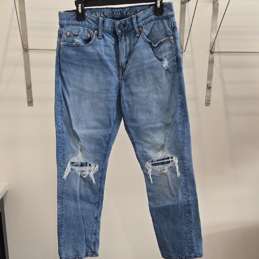 American Eagle Outfitters Light Blue Distressed Relaxed Jeans